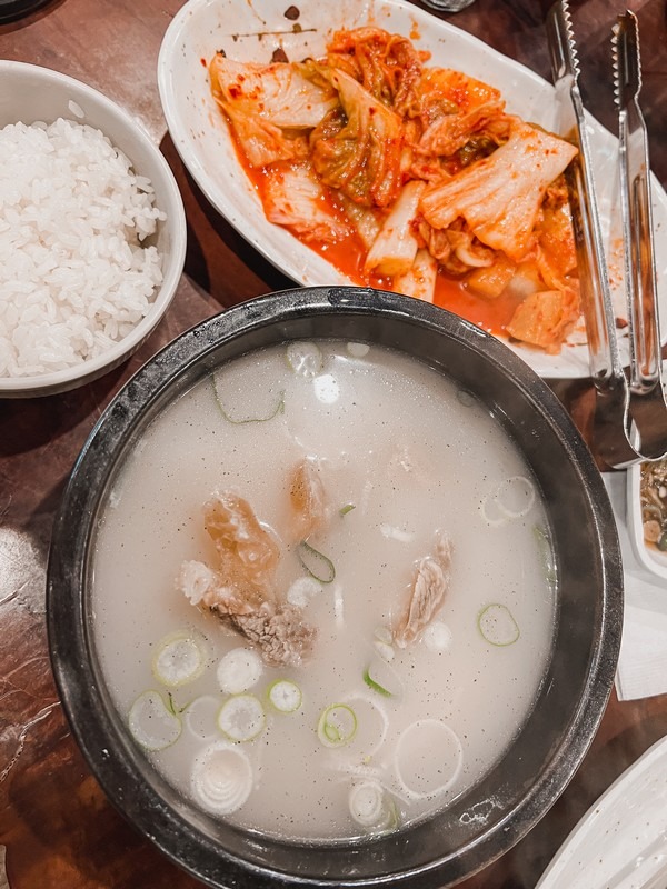 Ox knee soup (도가니탕), Korean soup, doganitang