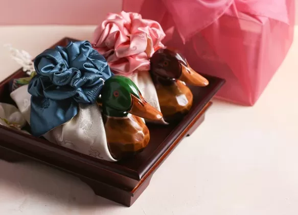 Korean wooden wedding ducks, Korean gift, common wedding gifts in Korea