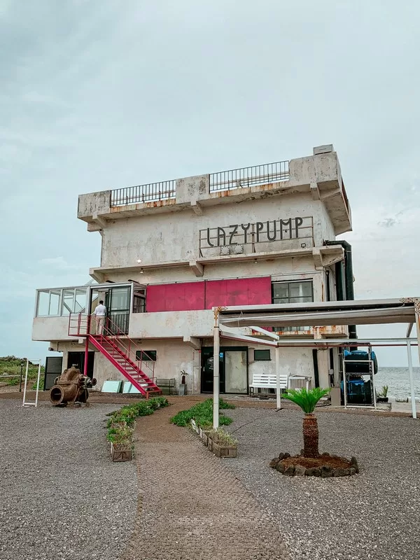 Lazy Pump (레이지펌프), Aewol-eub, Jeju-si, Korea; cafe