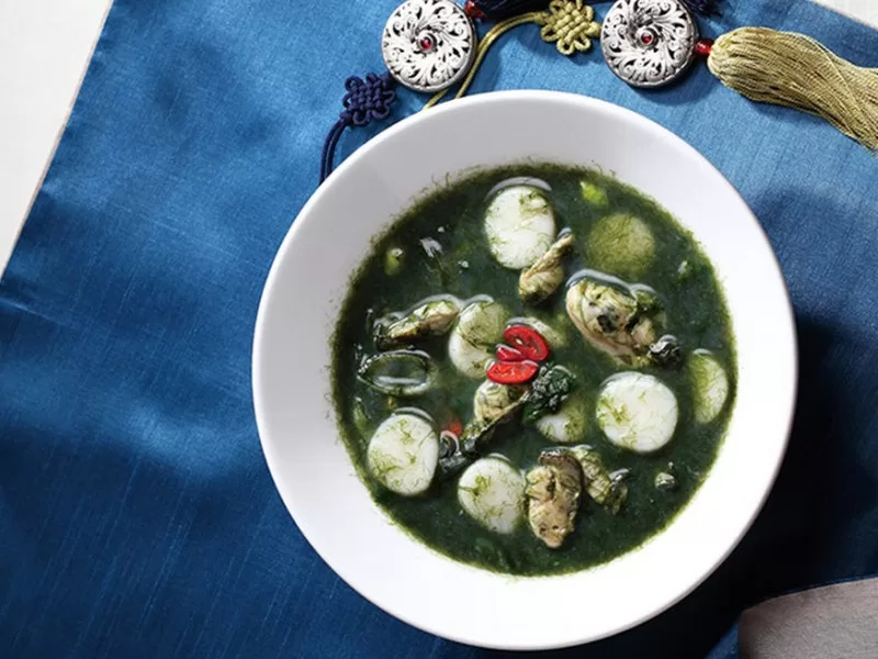 Maesangi Gul Tteokguk (매생이 굴떡국): Korean soup, food