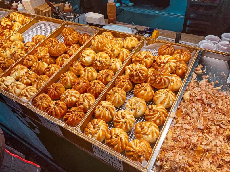 Seogwipo Maeil Olle Market (서귀포매일올레시장), Seogwipo-si, Jeju-do, Korea; Korean food, Black Pork Bread (한림흑돼지), Jeseong Bakery (제송제과)