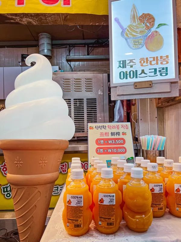 Seogwipo Maeil Olle Market (서귀포매일올레시장), Seogwipo-si, Jeju-do, Korea; Korean food, Hallabong Ice Cream & Juice (한라봉아이스크림 & 쥬스)