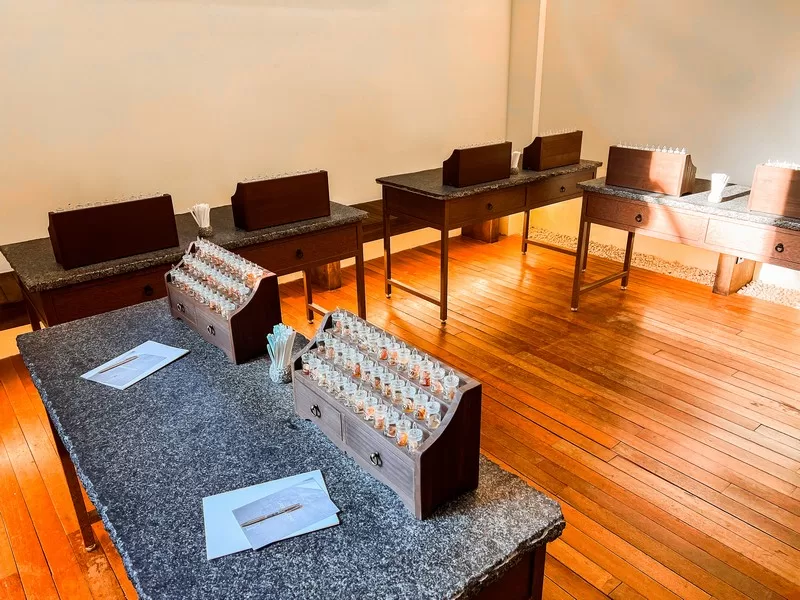 Greedy Scent (그리디센트), Bukchon Hanok Village, Seoul, Korea; perfume making class, aroma experience