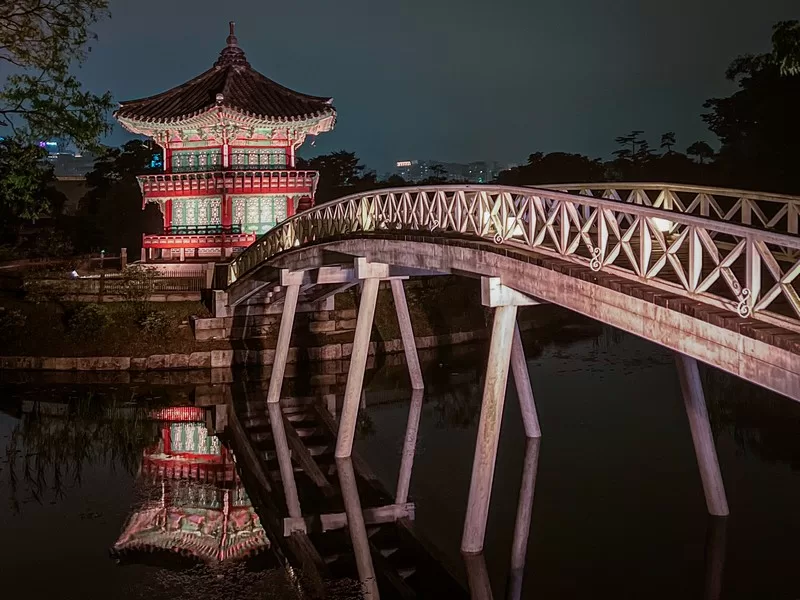 Gyeongbokgung Palace Seoul, Korea; night in Seoul, moonlight tour