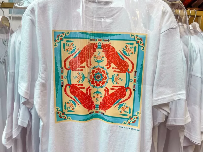 Teterot Salon (때때롯살롱), Ikseon-dong, Seoul, Korea; modern Hanbok shop