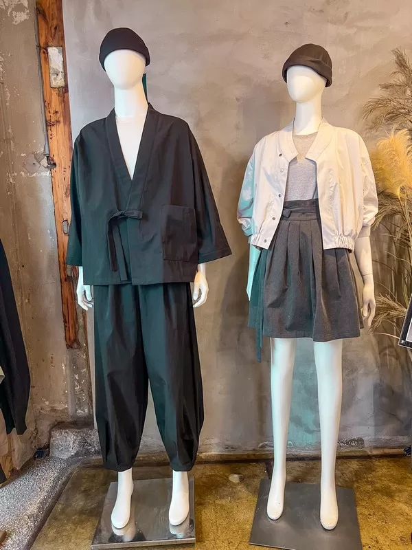 Teterot Salon (때때롯살롱), Ikseon-dong, Seoul, Korea; modern Hanbok shop