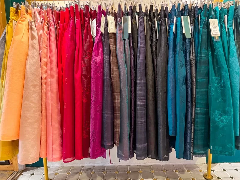 Teterot Salon (때때롯살롱), Ikseon-dong, Seoul, Korea; modern Hanbok shop