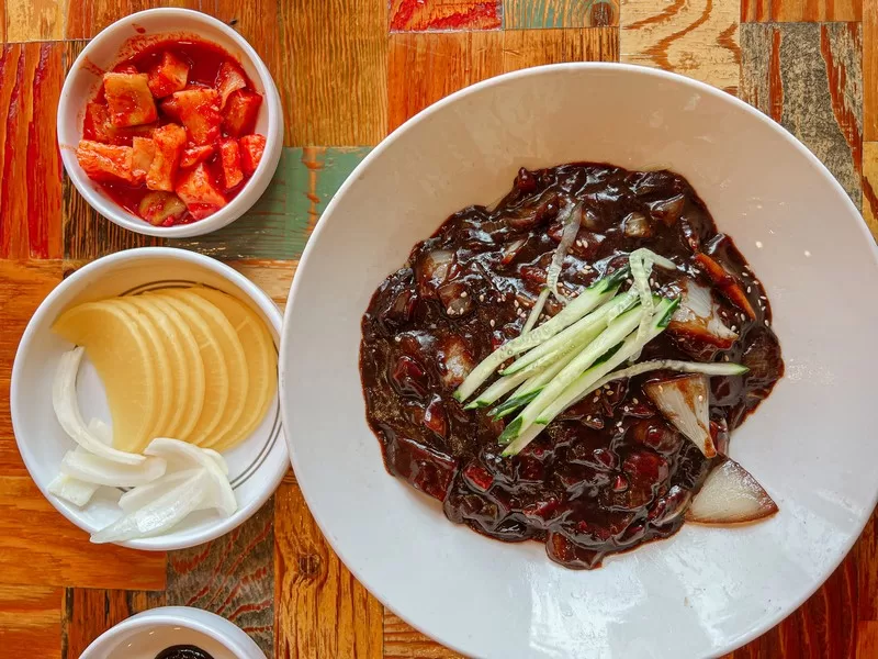 Jjajangmyeon (짜장면), Korean Chinese food