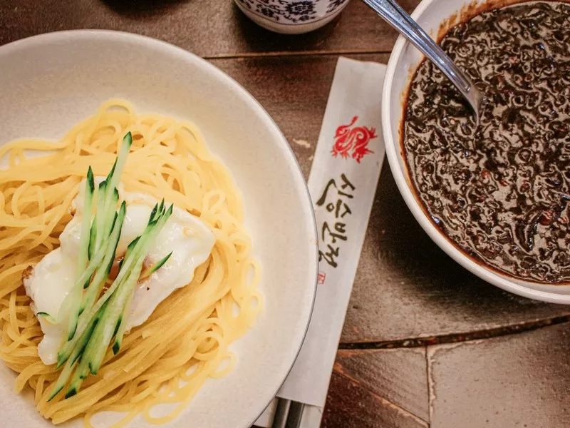 Jjajangmyeon (짜장면), Korean Chinese food