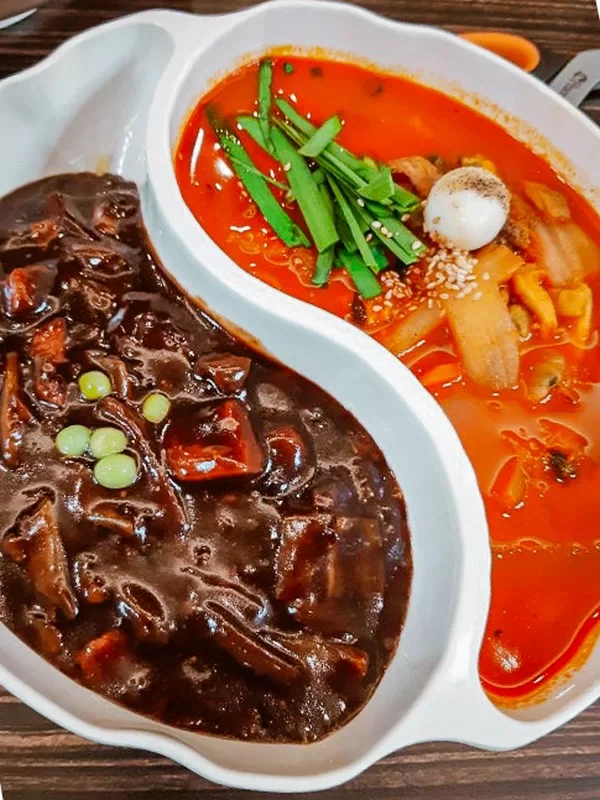 Jjamjjamyeon (짬짜면), Korean Chinese food
