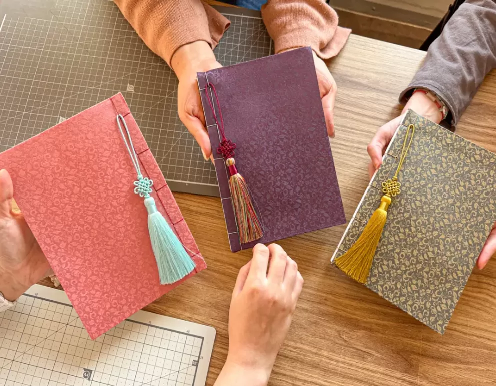 Korean bookbinding with Hanji