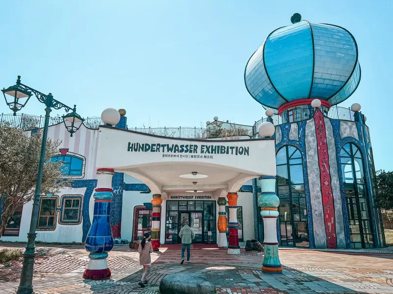 Hundertwasser Park (훈데르트바서파크), Udo- Island, Jeju-do, Korea