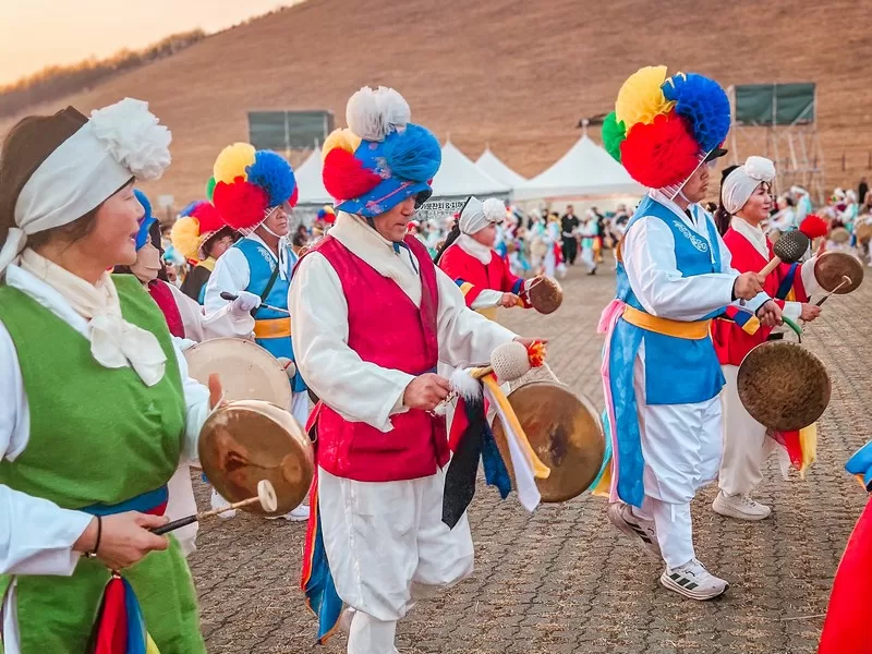 Jeju Fire Festival, Jeju-do, Korea; Pungmul folk dance