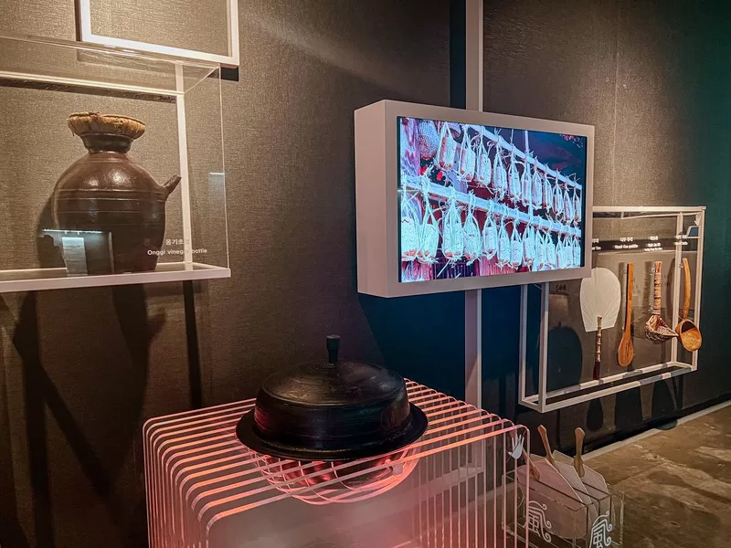 Museum Kimchikan (뮤지엄 김치간), Insadong, Seoul, Korea; kimchi