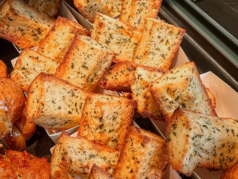 Korean garlic bread, Korean food