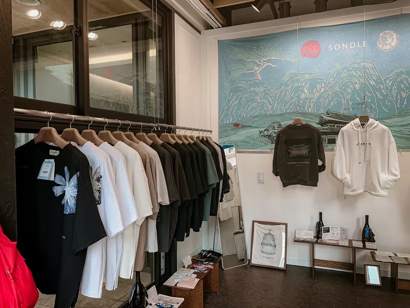 SONDLE, Korean modern fashion brand, Insadong, Seoul, Korea
