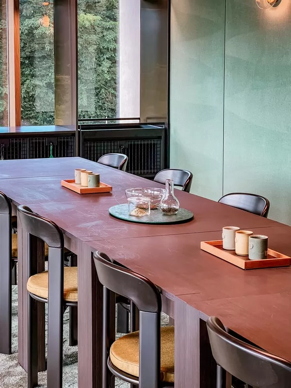 OSULLOC Tea House Tea Factory (오설록 티하우스 티팩토리점), Namwon-eup, Seogwipo-si, Jeju-do; the tea library