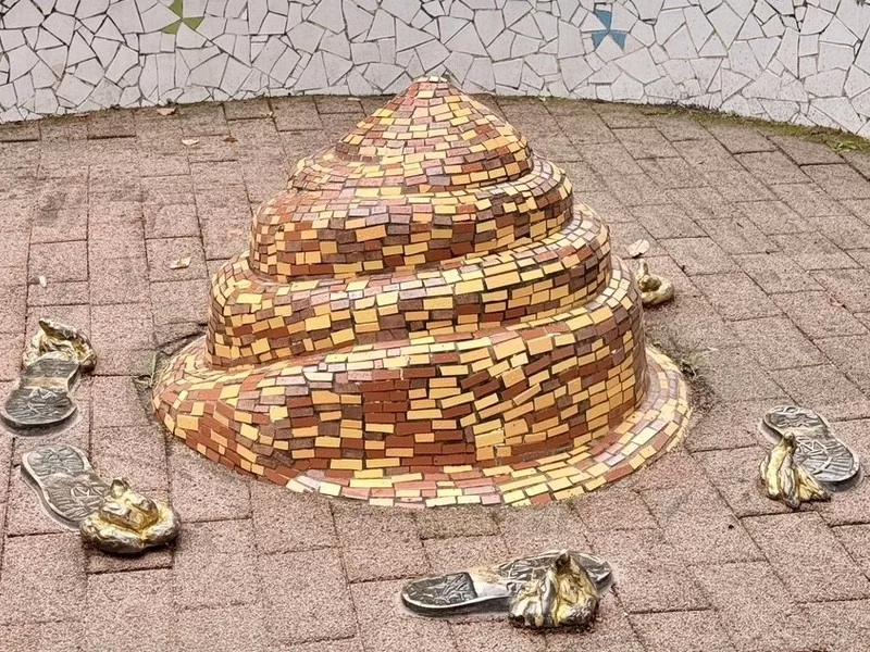 Haewoojae (해우재), Suwon, Korea; poop swirl