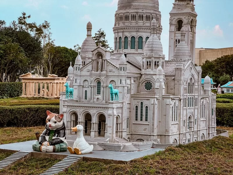 Dolcori Forest (돌코리숲), Andeok-myeon, Seogwipo-si, Jeju-do; cat-themed theme park
